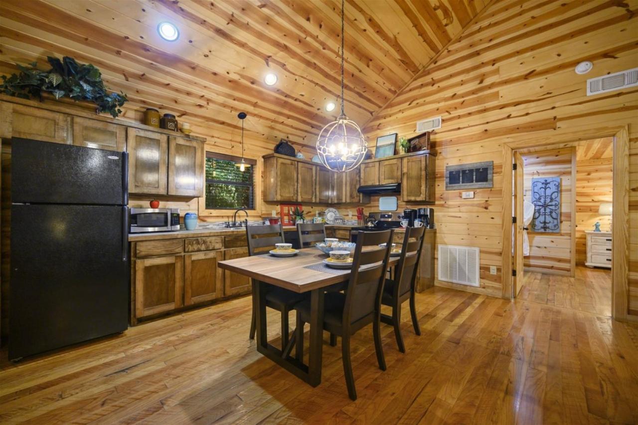 Shear Pleasure Villa Broken Bow Exterior photo